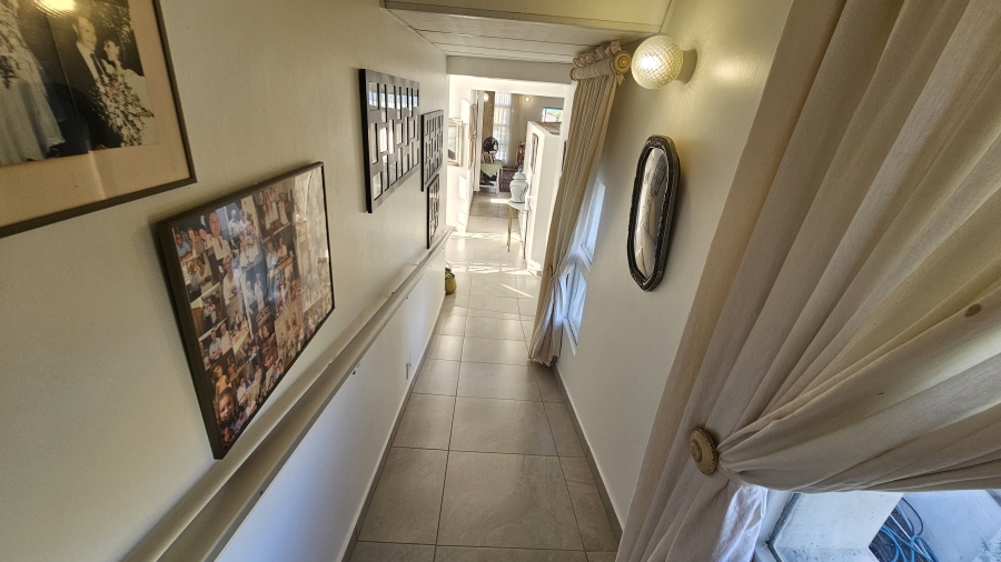 3 Bedroom Property for Sale in Wavecrest Eastern Cape